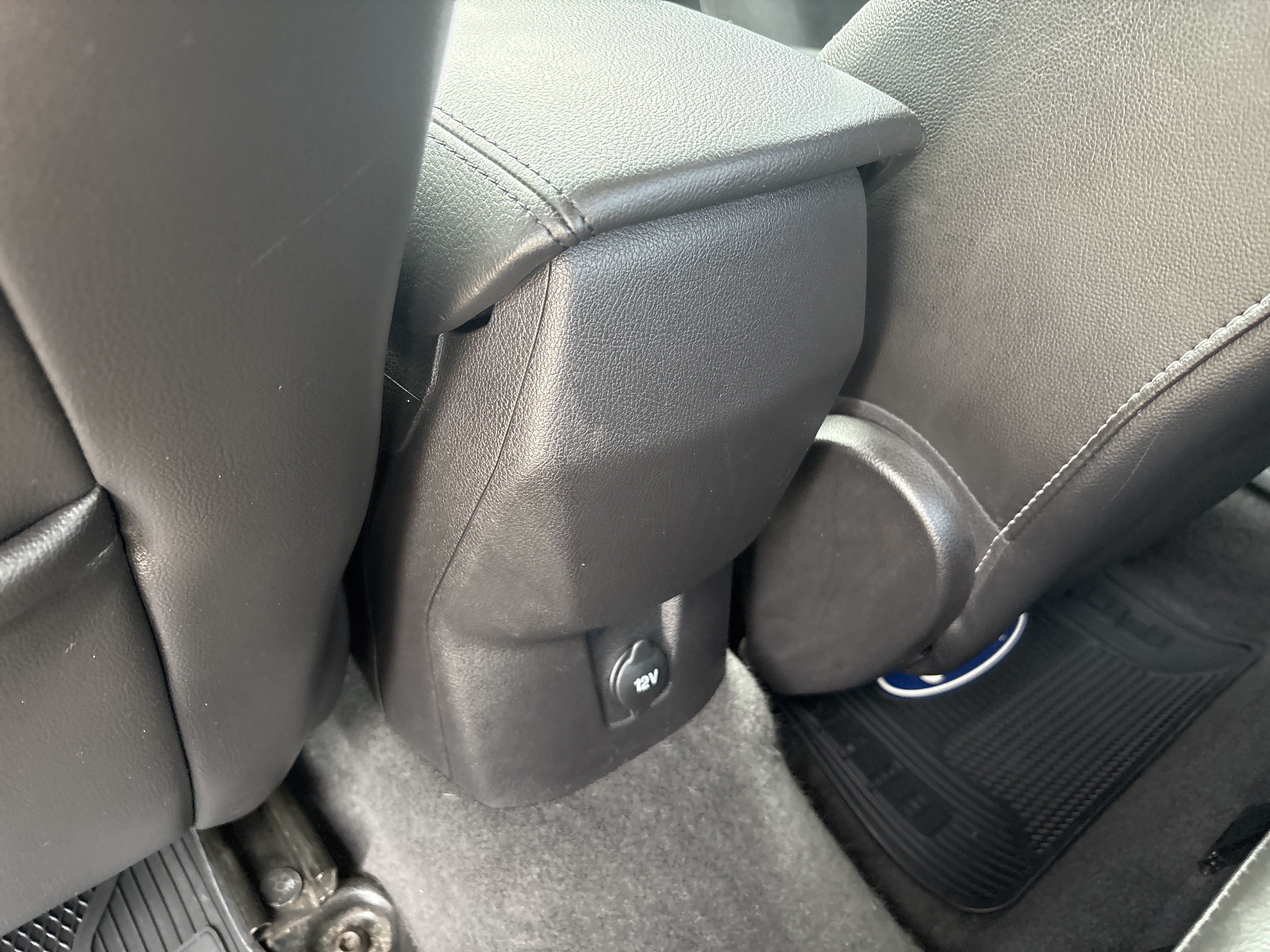 Used 2013 Ford Focus Titanium w/ Titanium Handling Pkg FWD image 16