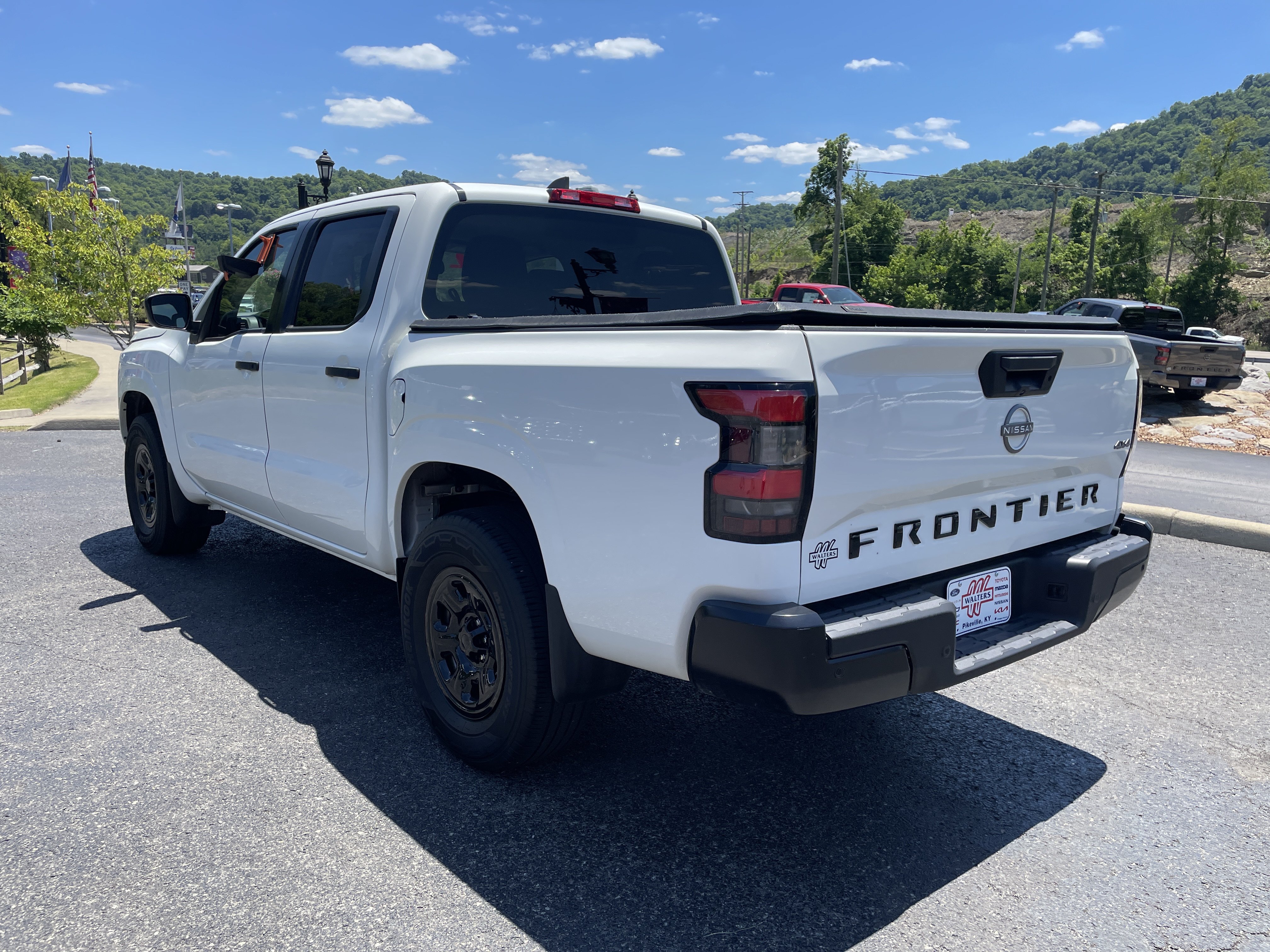 Used 2022 Nissan Frontier S w/ Technology Package AWD/4WD image 4