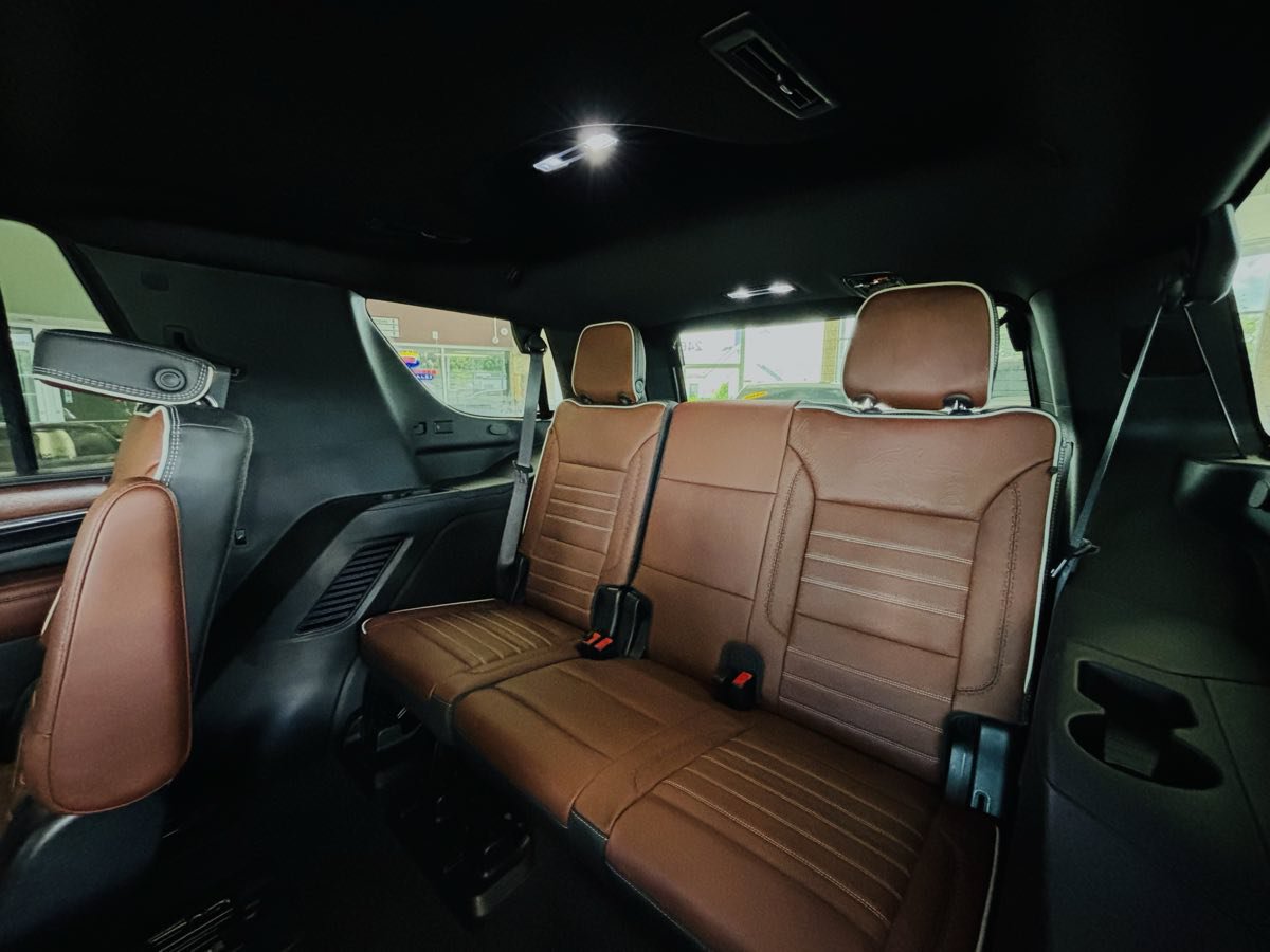 Used 2023 GMC Yukon Denali Ultimate AWD/4WD image 31