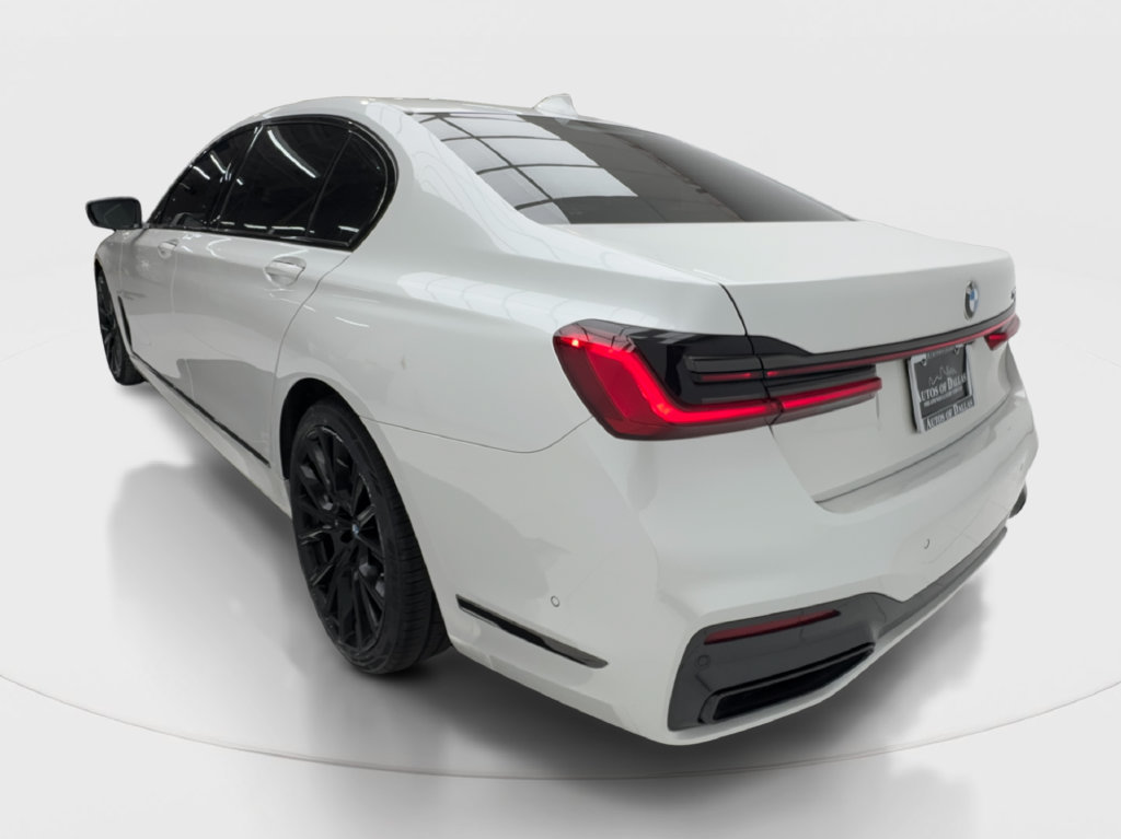 Used 2022 BMW 740i w/ Luxury Rear Seating Package RWD image 11