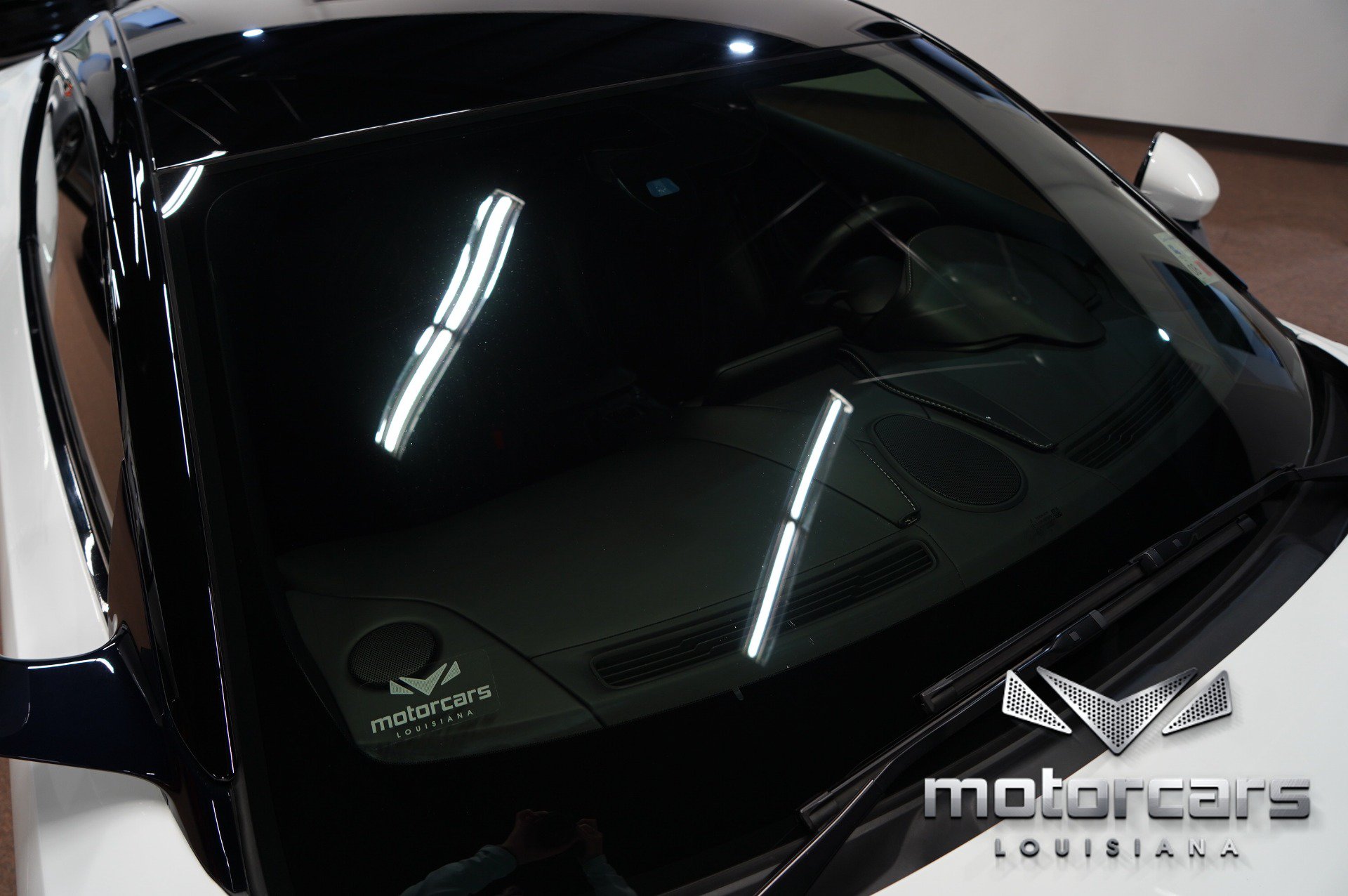 Used 2018 Aston Martin DB11 Coupe RWD image 15