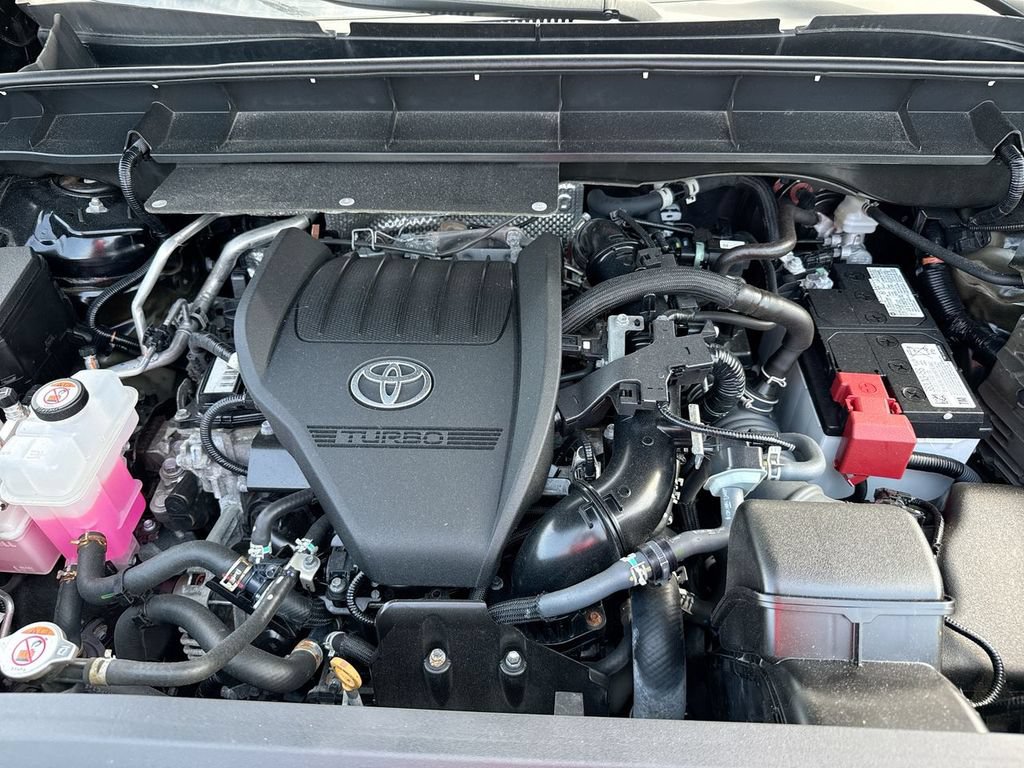 Used 2023 Toyota Highlander L FWD image 26