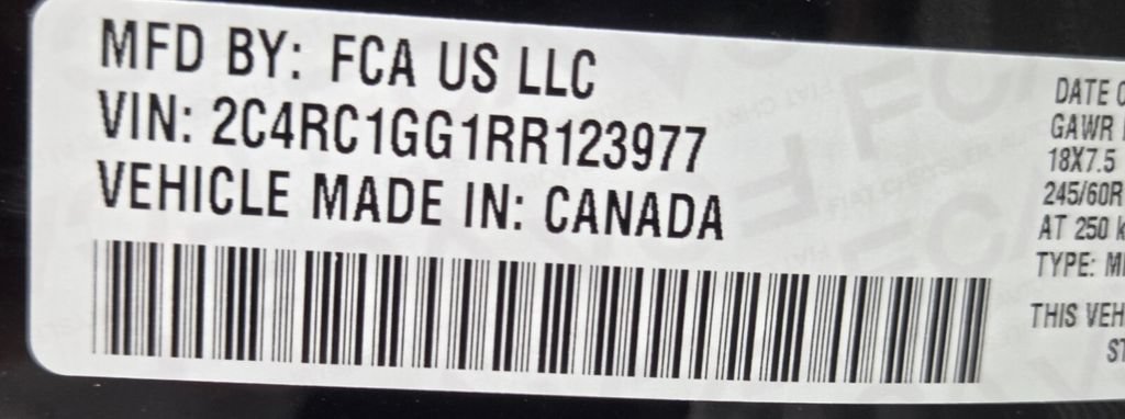 Used 2024 Chrysler Pacifica Limited w/ Trailer Tow Group FWD image 33