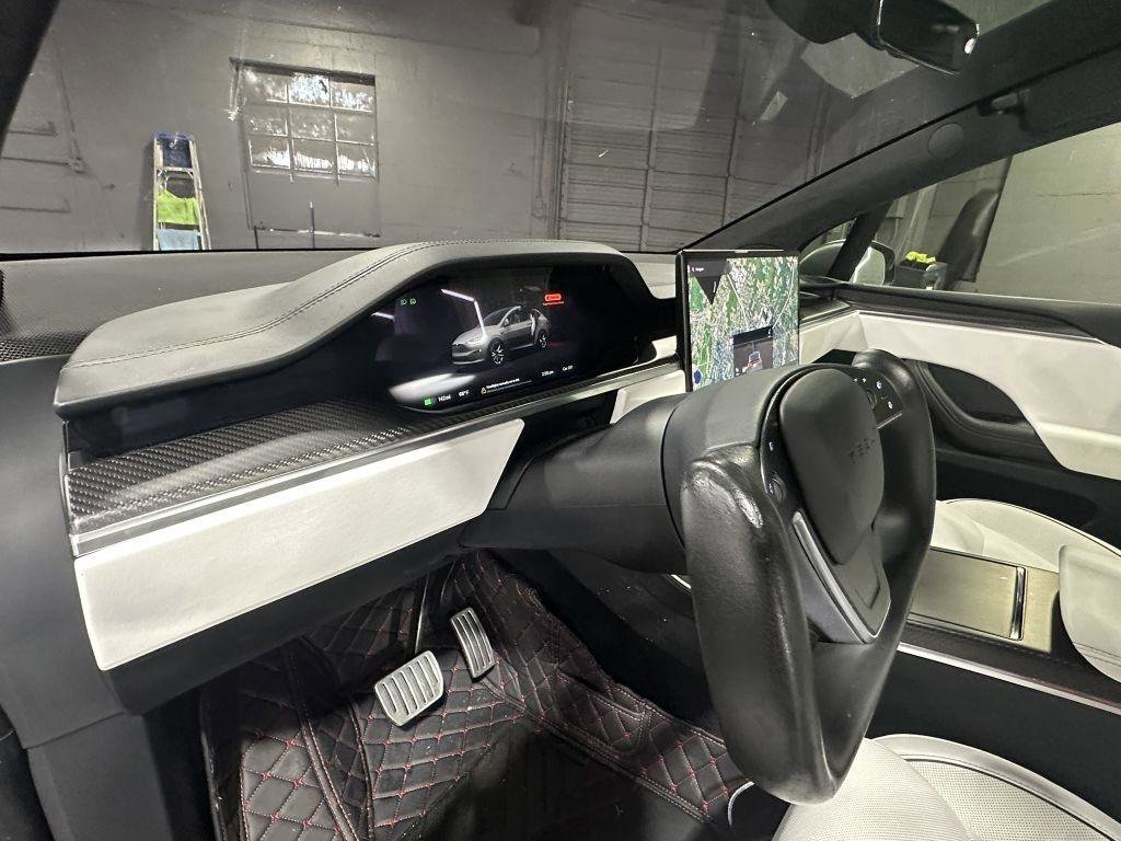 Used 2023 Tesla Model X Plaid image 14