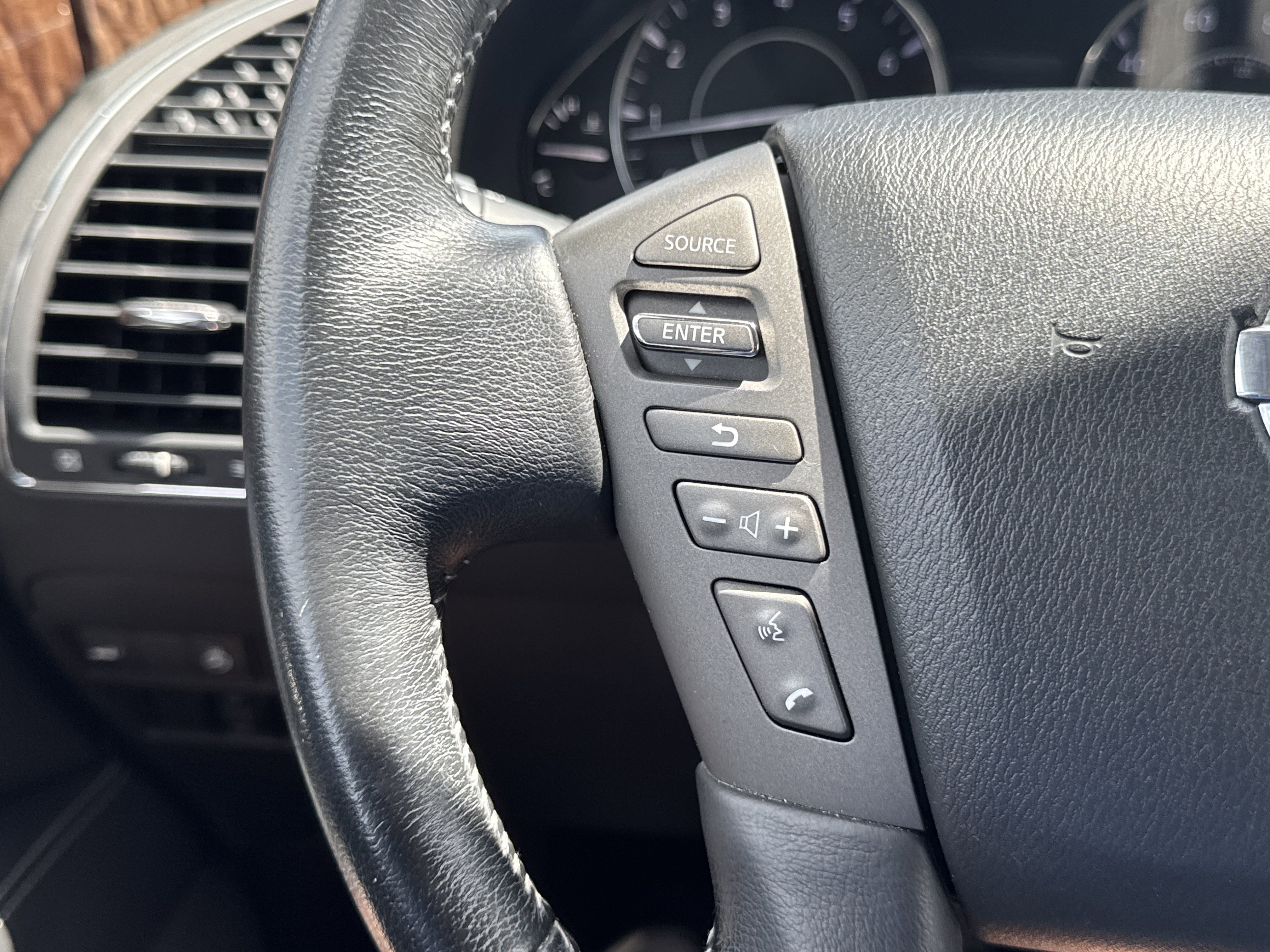 Used 2020 Nissan Armada Platinum w/ Captain's Chairs Package AWD/4WD image 14