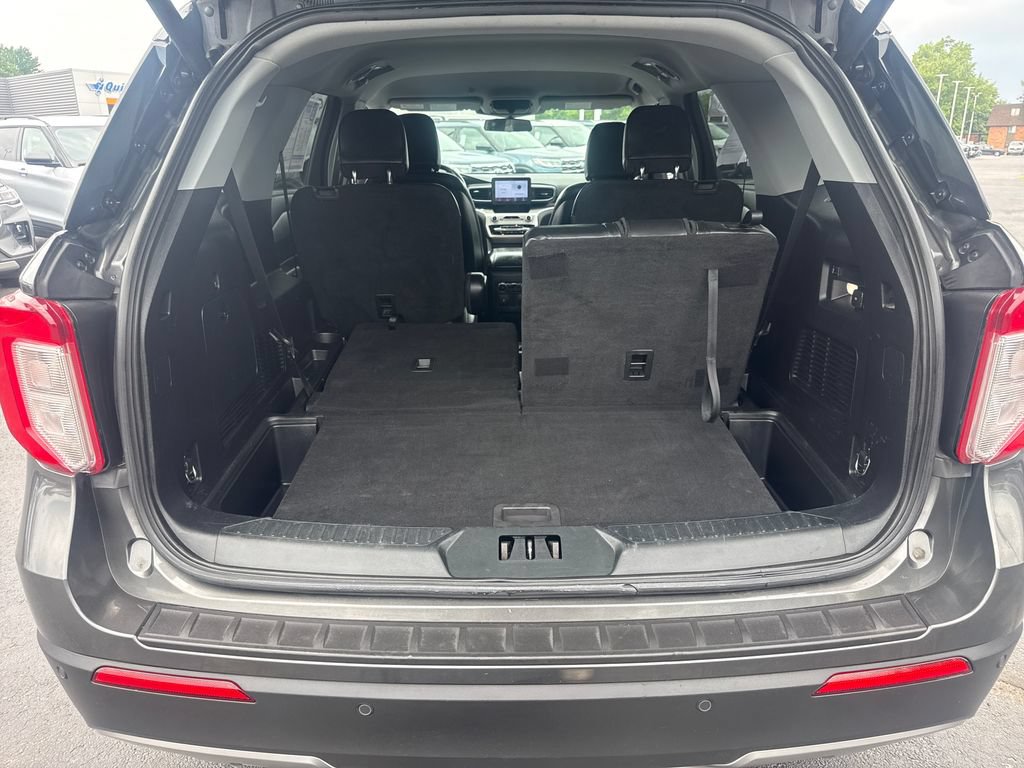 Used 2020 Ford Explorer XLT w/ Equipment Group 202A AWD/4WD image 13