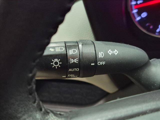 Used 2021 Toyota RAV4 XLE Premium FWD image 16