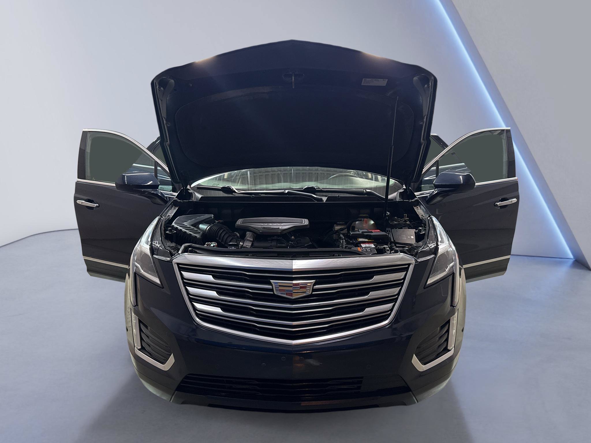 Used 2017 Cadillac XT5 Premium Luxury w/ Driver Assist Package AWD/4WD image 10