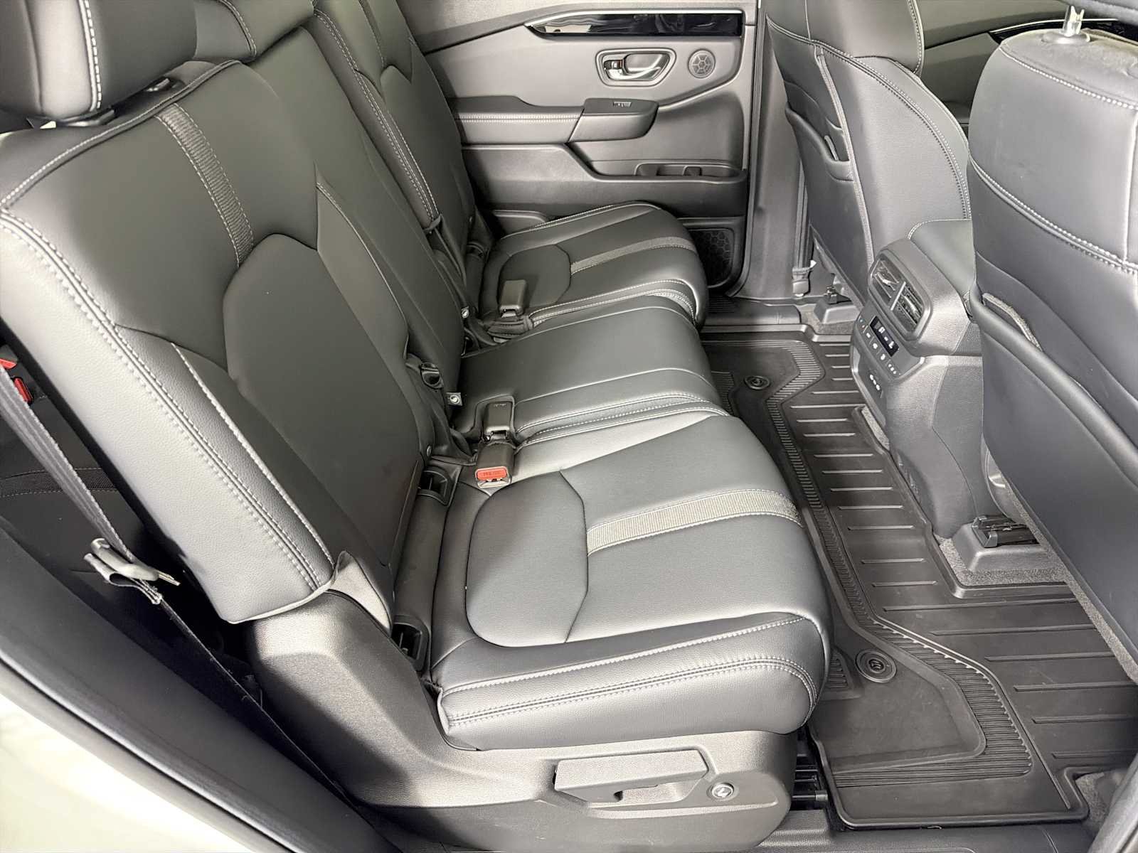 Used 2025 Honda Pilot EX-L image 14