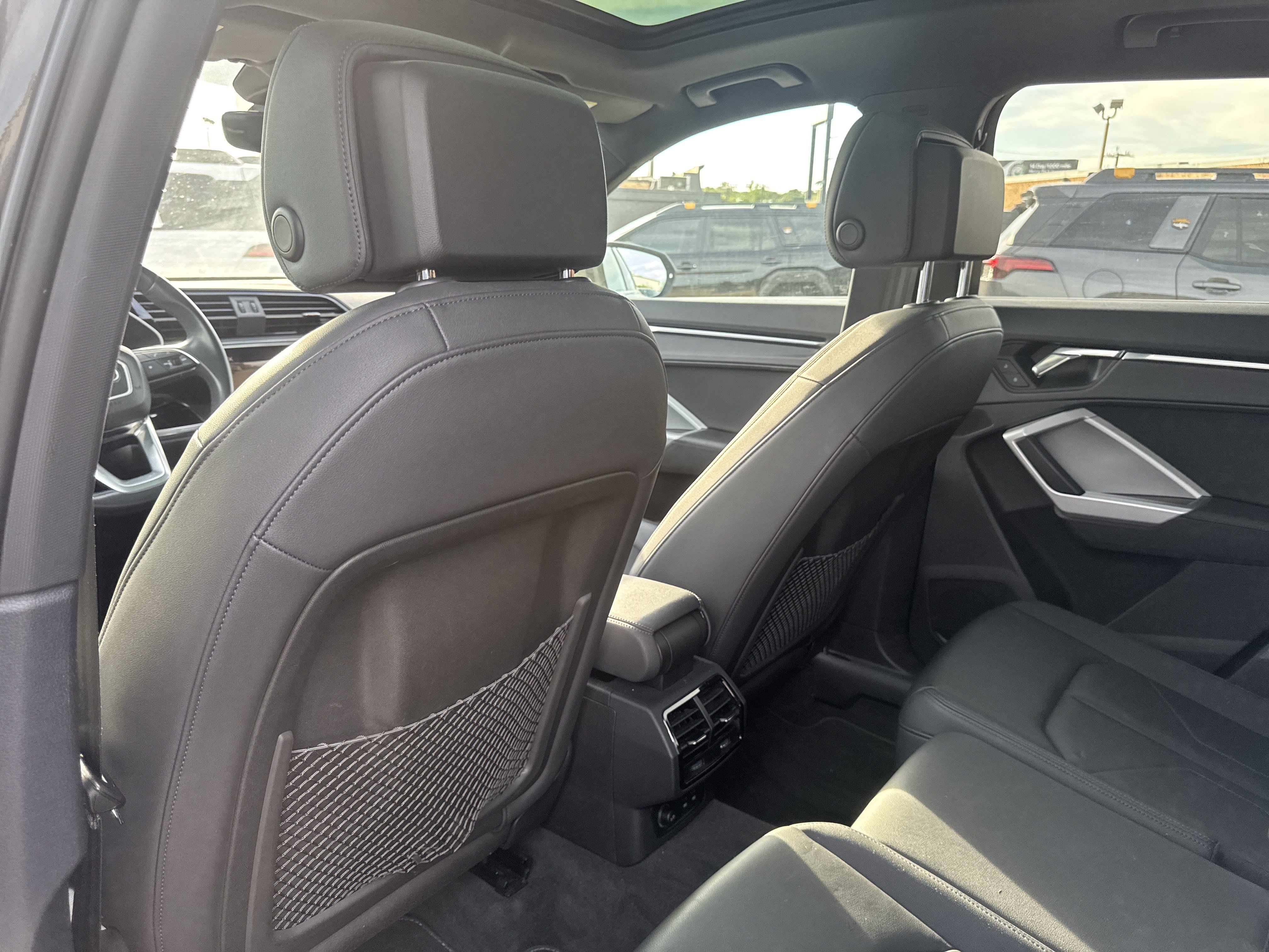 Used 2022 Audi Q3 2.0T Premium Plus w/ Premium Plus Package AWD/4WD image 23