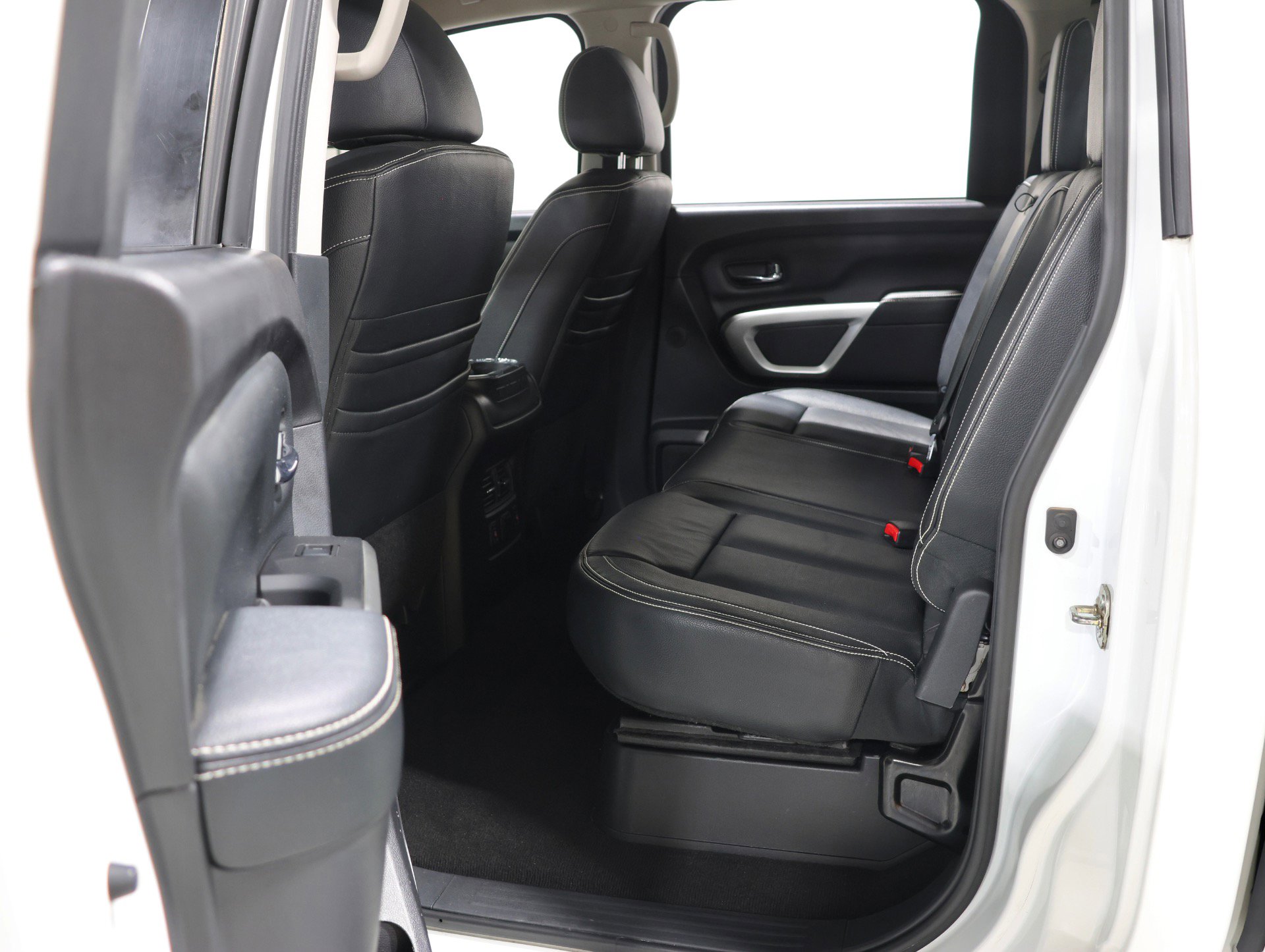 Used 2017 Nissan Titan PRO-4X w/ Pro-4x Convenience Package image 69