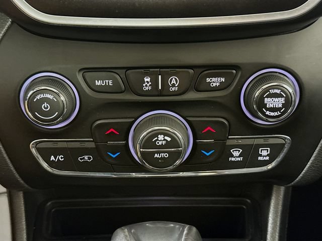 Used 2019 Jeep Cherokee Trailhawk AWD/4WD image 16