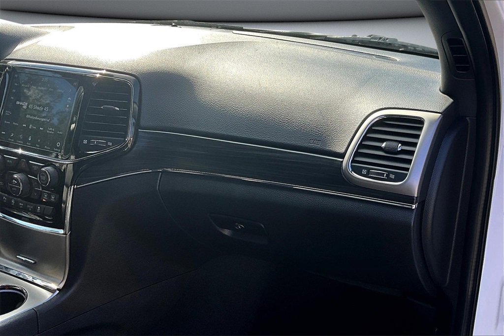 Used 2022 Jeep Grand Cherokee Limited image 22