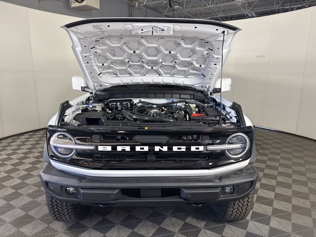 New 2025 Ford Bronco Outer Banks w/ Sasquatch Package image 4