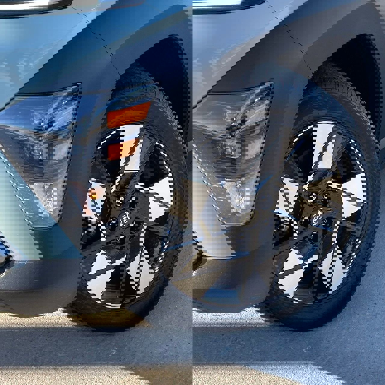 Used 2025 Hyundai Kona SEL image 7