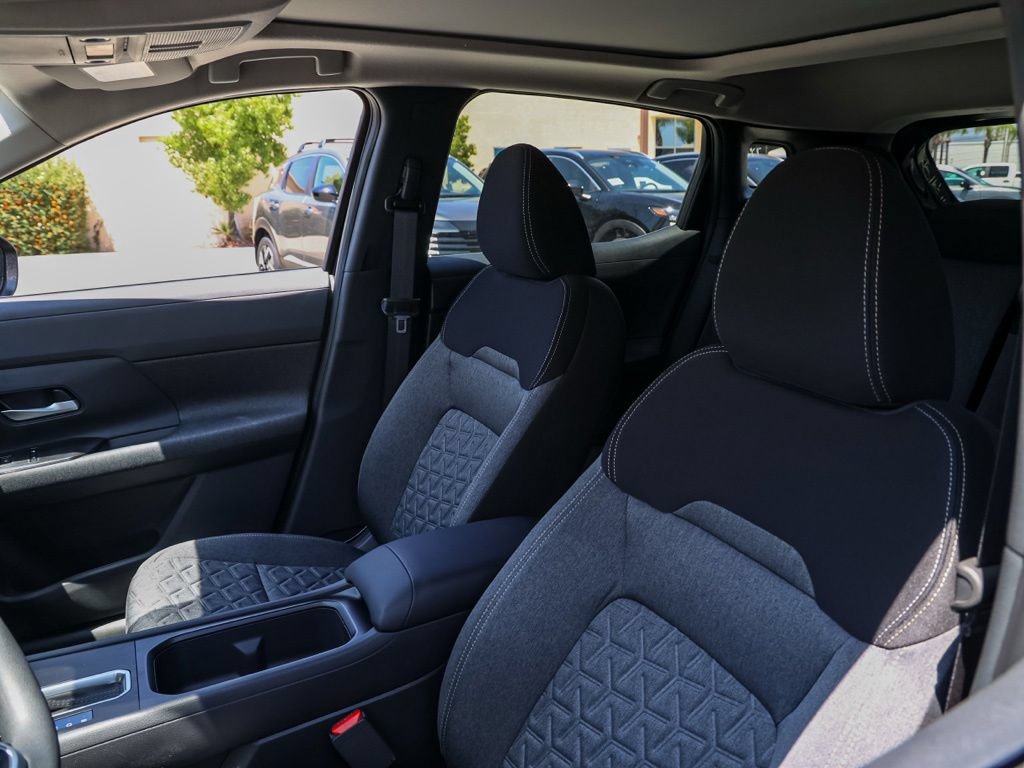New 2026 Nissan Kicks SV w/ SV Premium Package FWD image 15