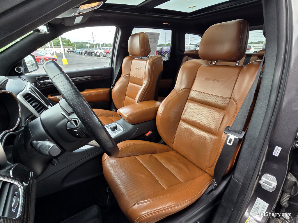 Used 2015 Jeep Grand Cherokee SRT AWD/4WD image 31