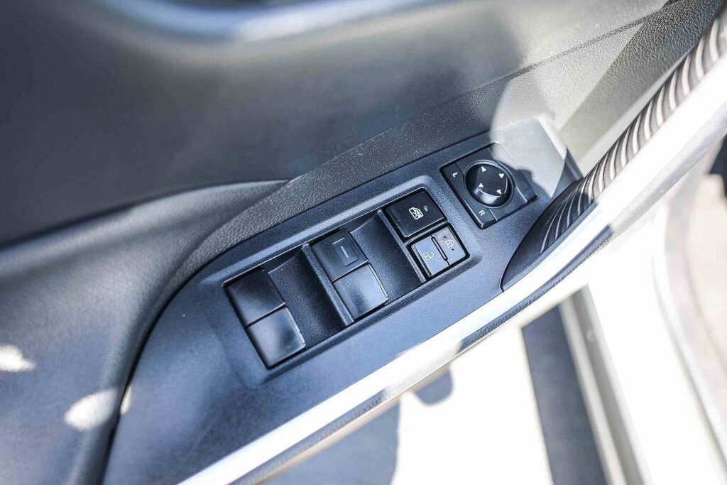 Certified 2021 Toyota RAV4 LE AWD/4WD image 10