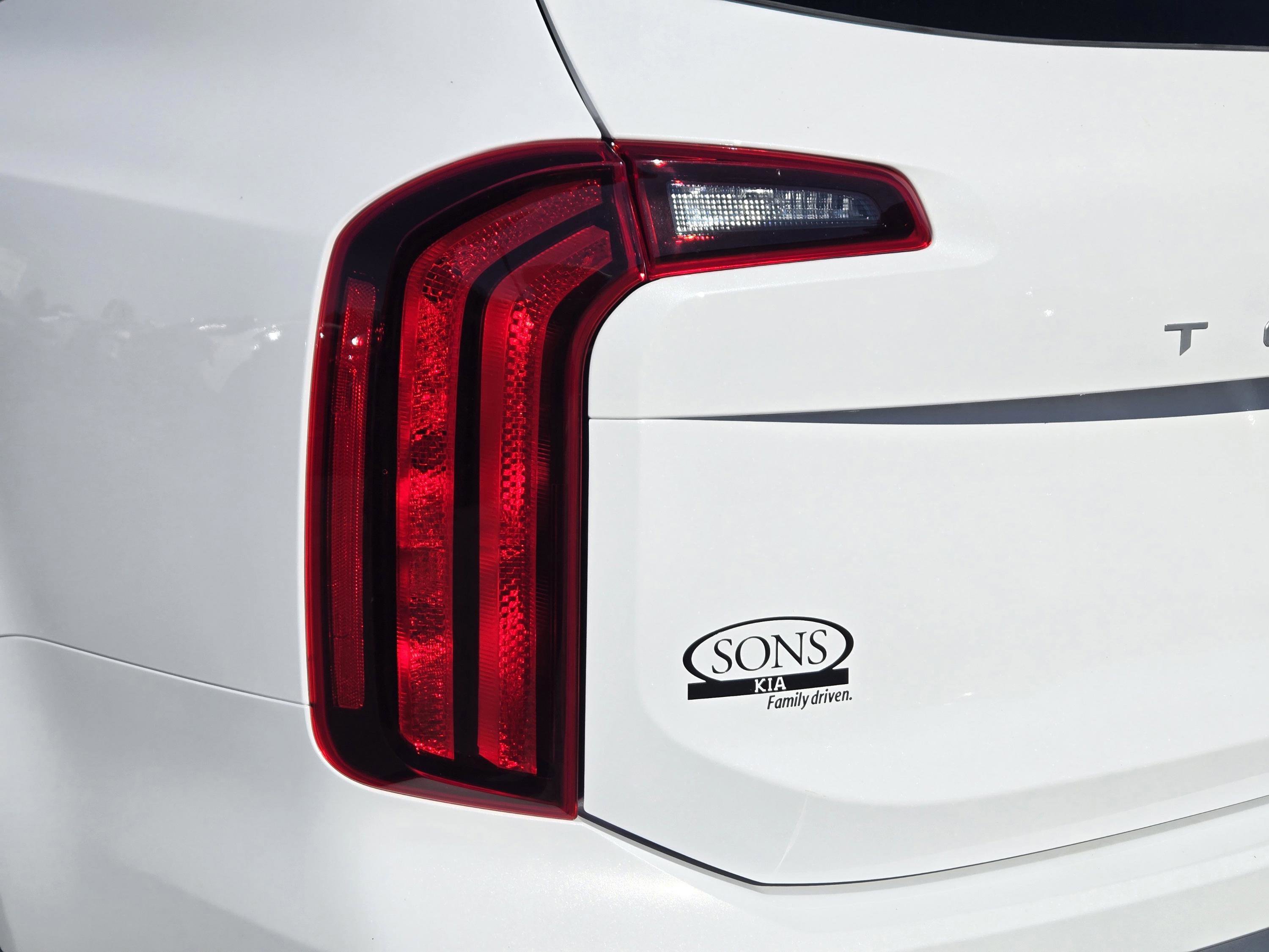 New 2025 Kia Telluride LX image 9