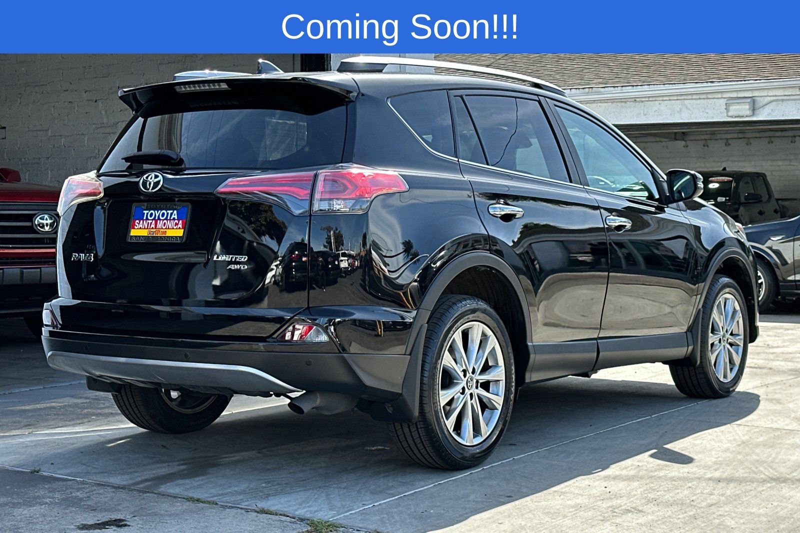 Used 2018 Toyota RAV4 Limited w/ Advanced Technology Package image 4