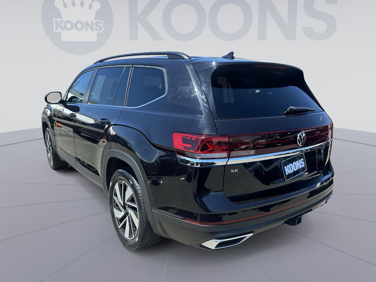 Used 2024 Volkswagen Atlas SE FWD image 8