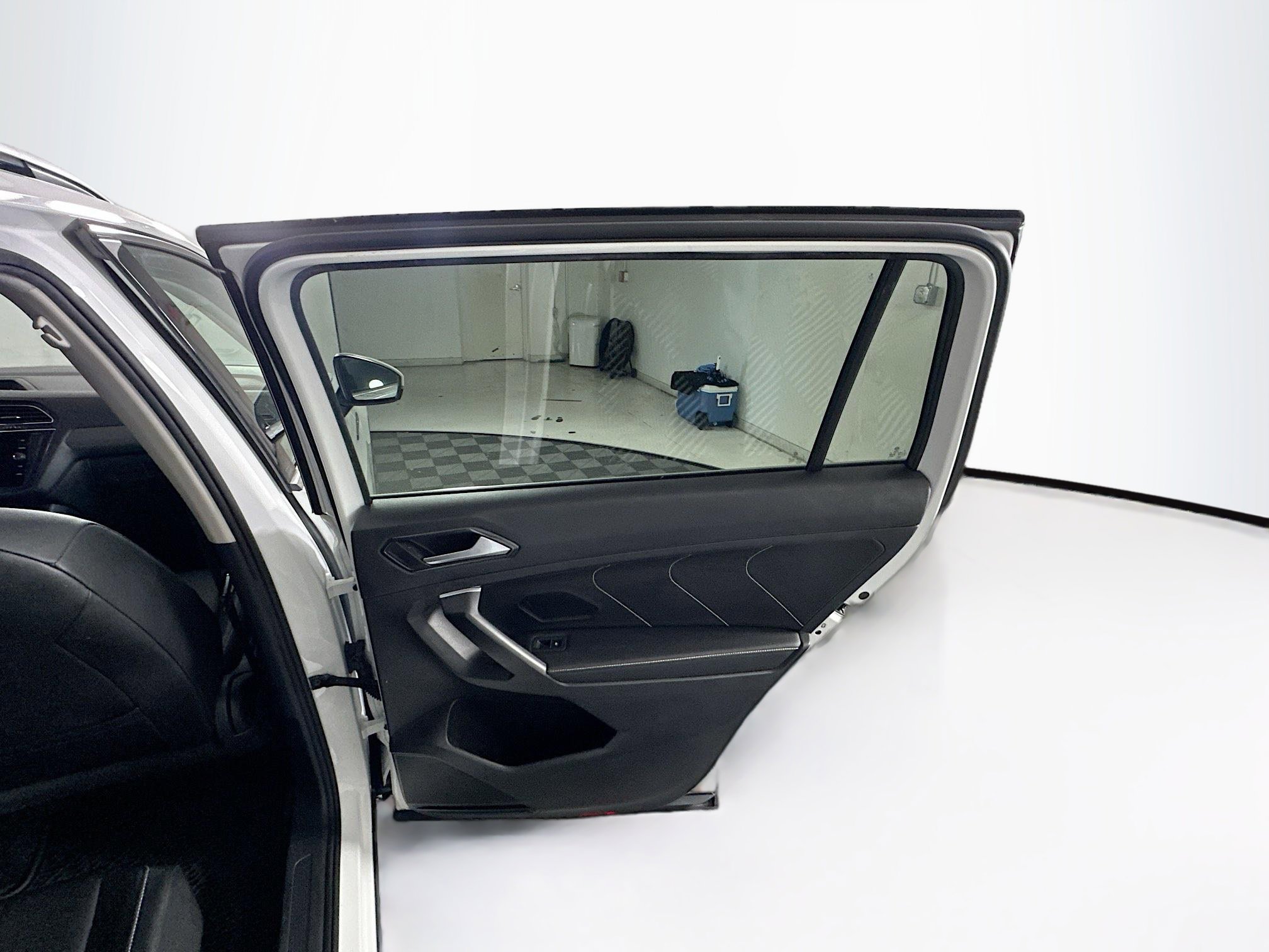 Used 2023 Volkswagen Tiguan SE image 28