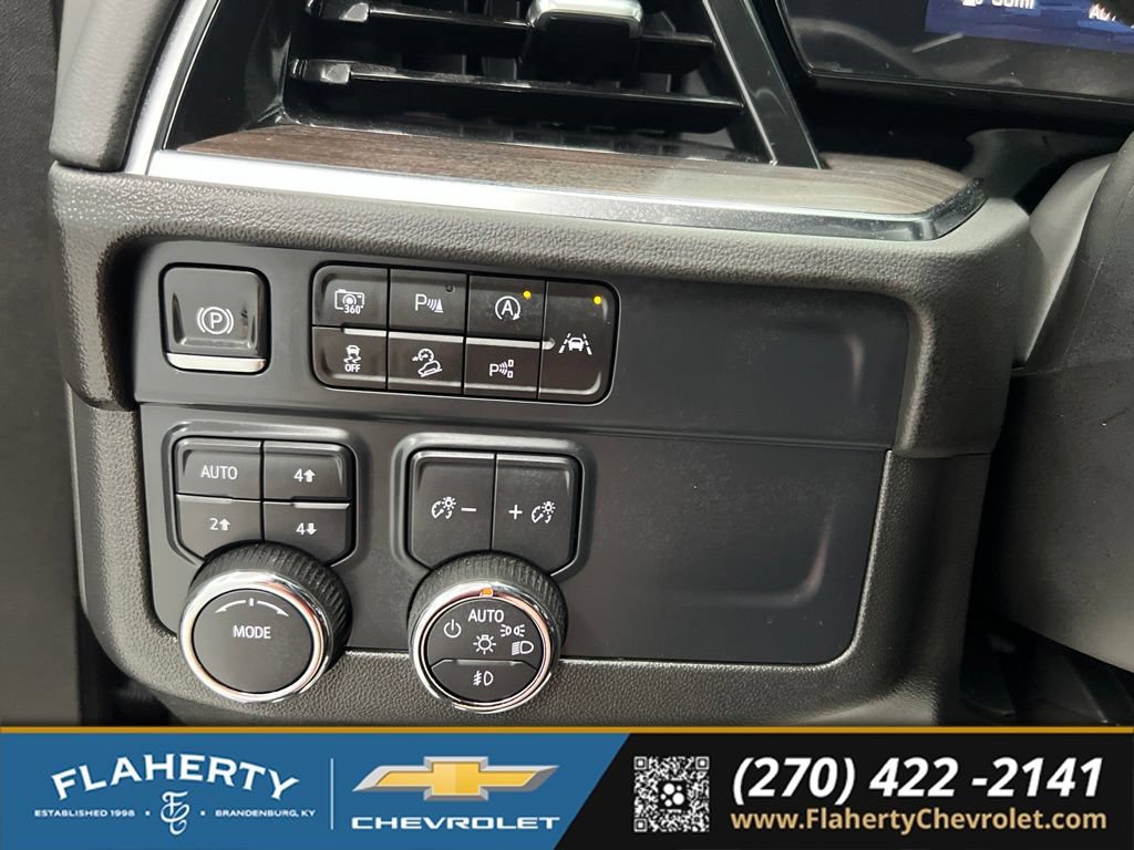 Used 2025 Chevrolet Suburban Z71 w/ Comfort Package AWD/4WD image 25