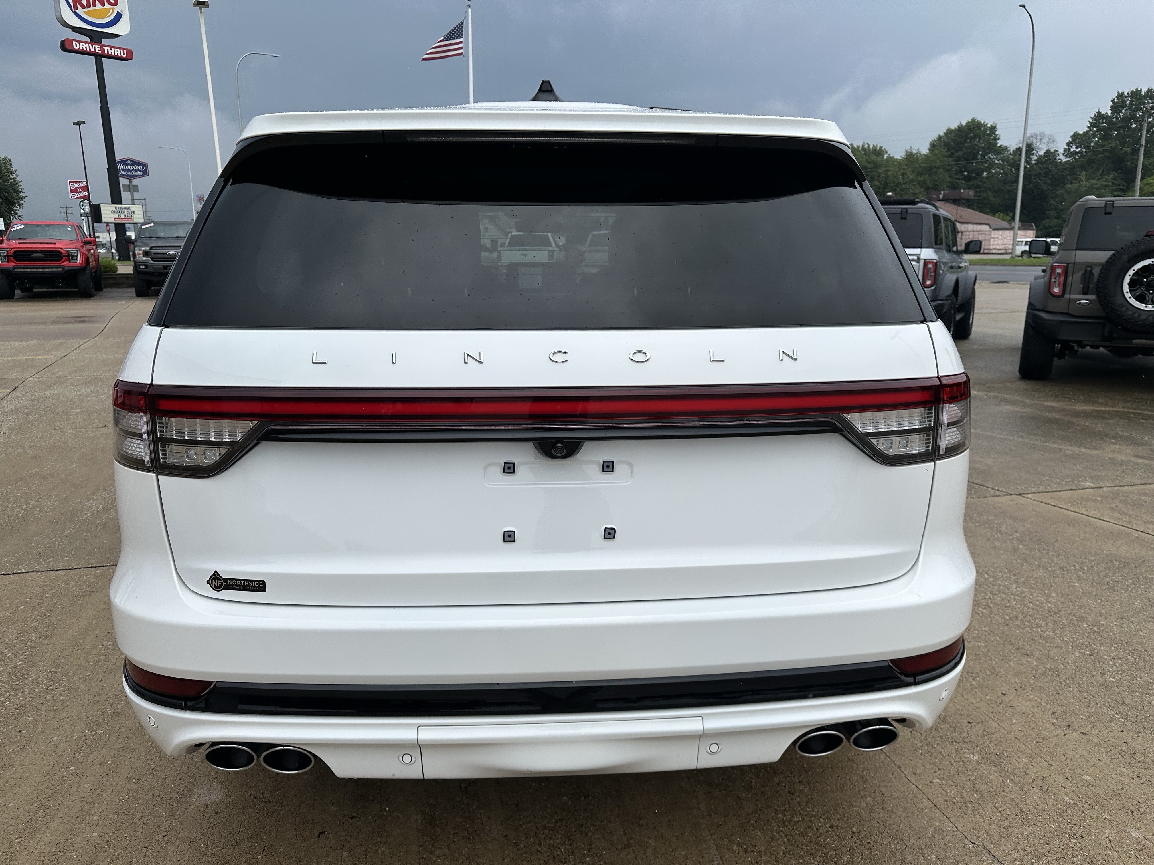 Used 2026 Lincoln Aviator AWD w/ Jet Appearance Package image 5
