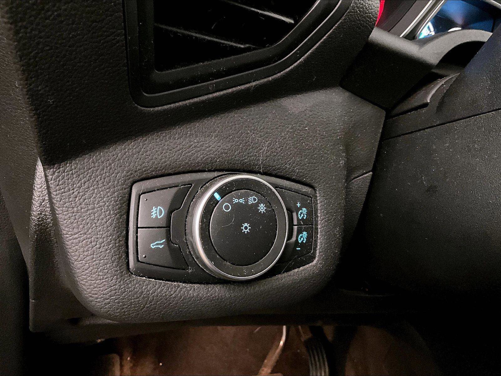 Used 2018 Ford Escape SE image 30