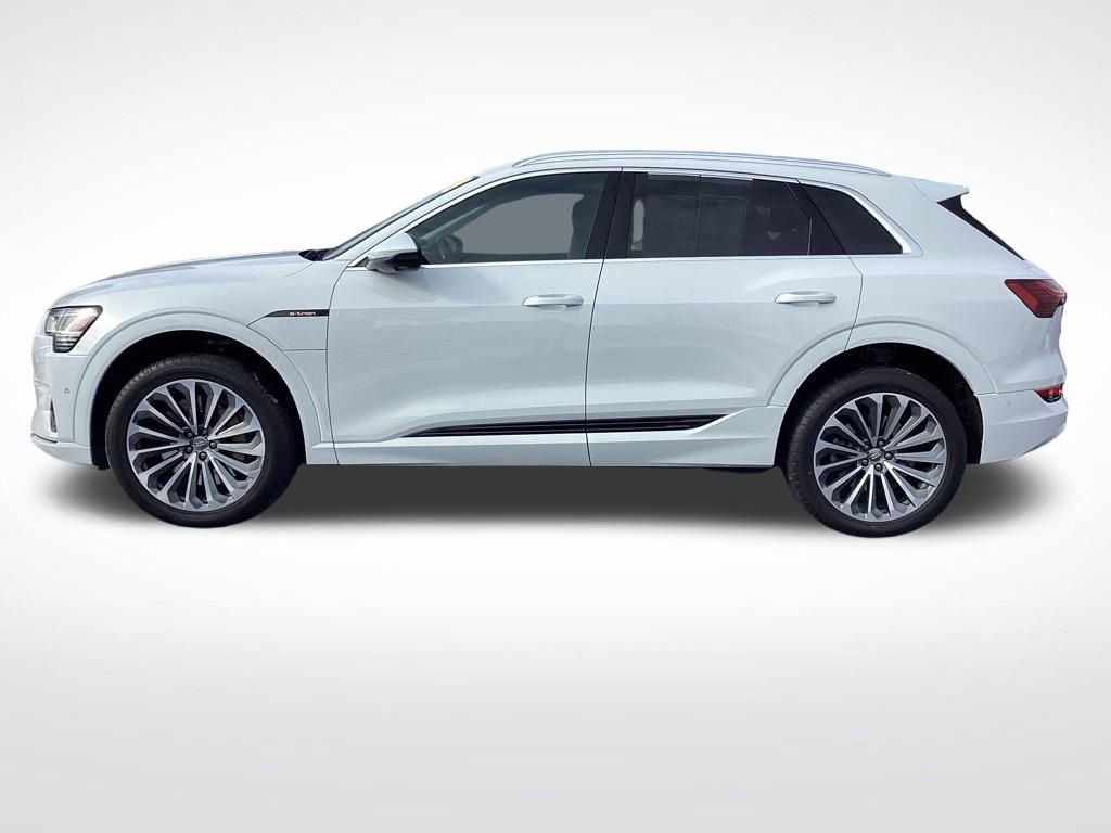 Used 2019 Audi e-tron Prestige w/ Prestige Package image 7