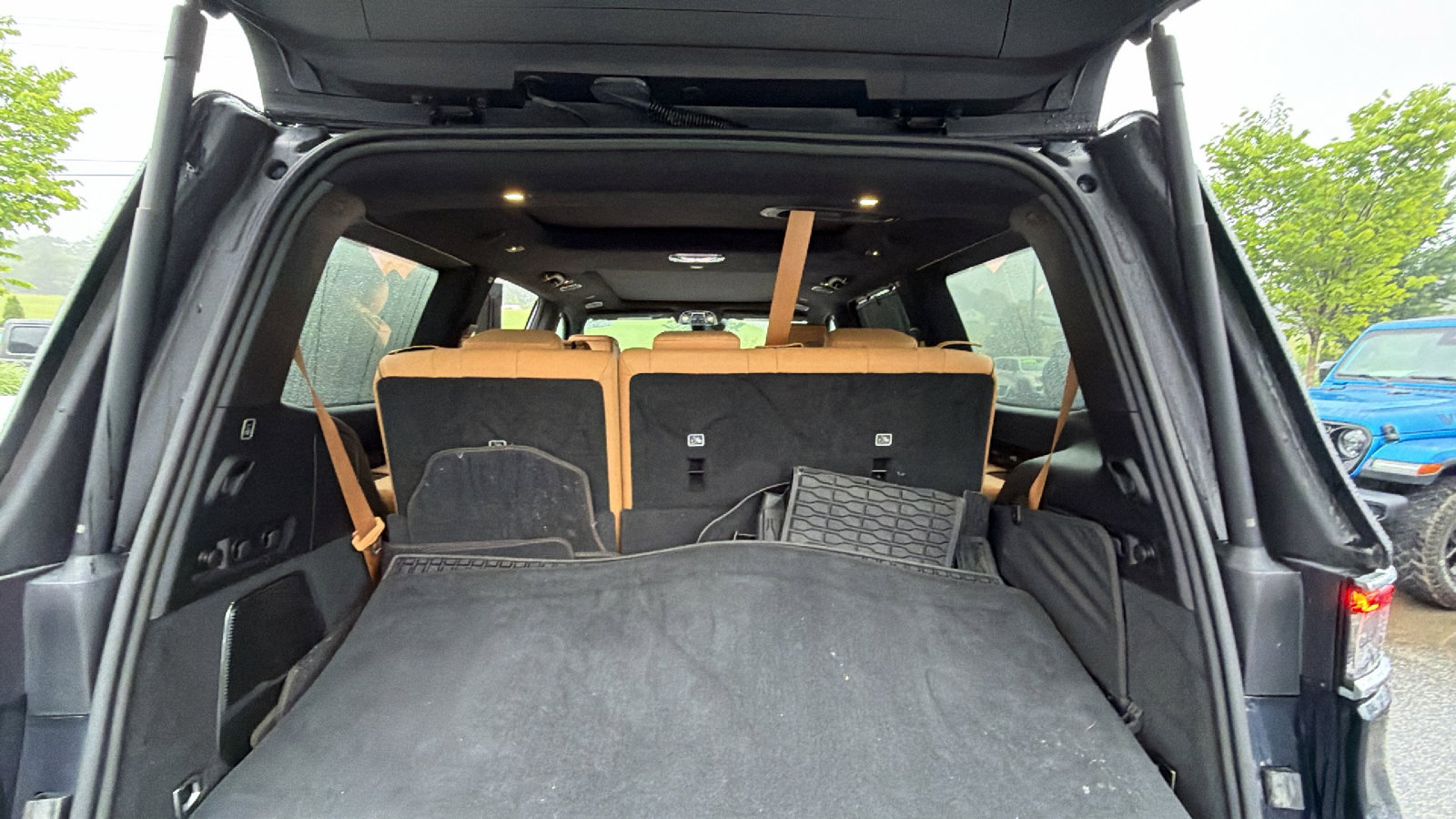 Used 2025 Jeep Grand Wagoneer Series III w/ Rear Seat Video Group 1 AWD/4WD image 13