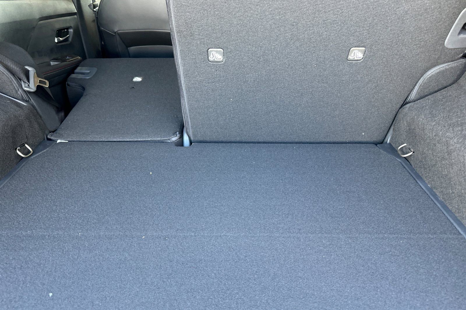 New 2025 Nissan Kicks SR image 12