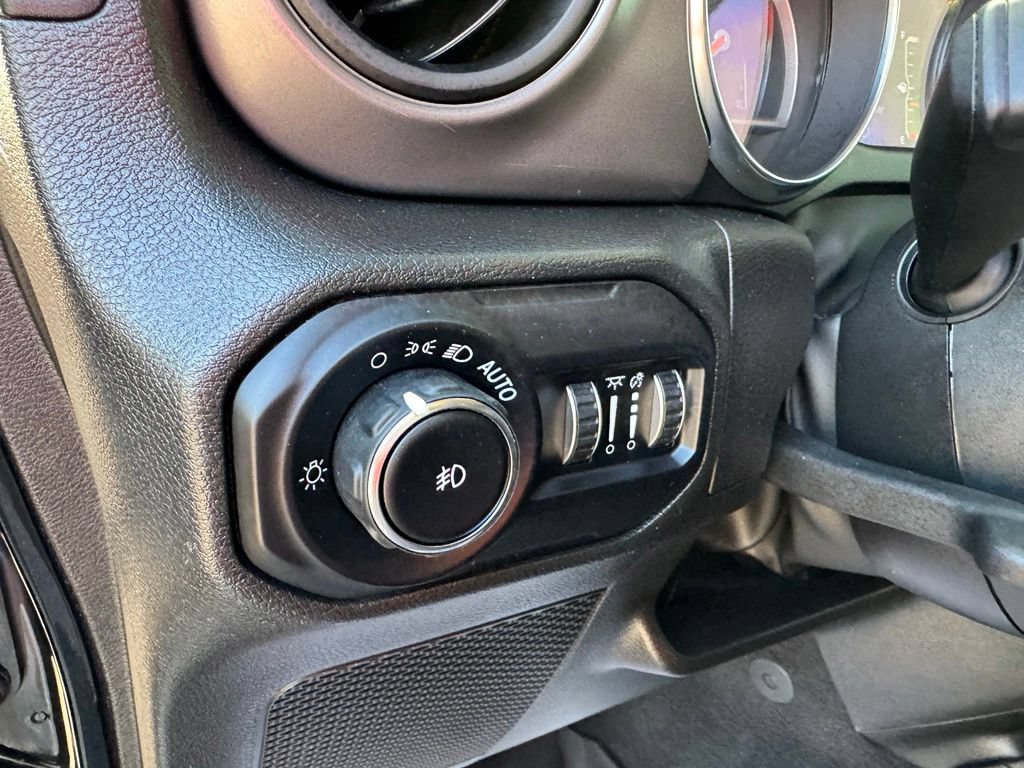 Used 2022 Jeep Wrangler Unlimited Sport AWD/4WD image 13