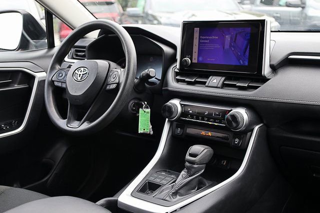 Used 2024 Toyota RAV4 LE image 21