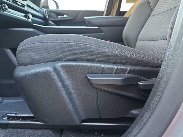Used 2025 Chevrolet Equinox LT FWD image 33