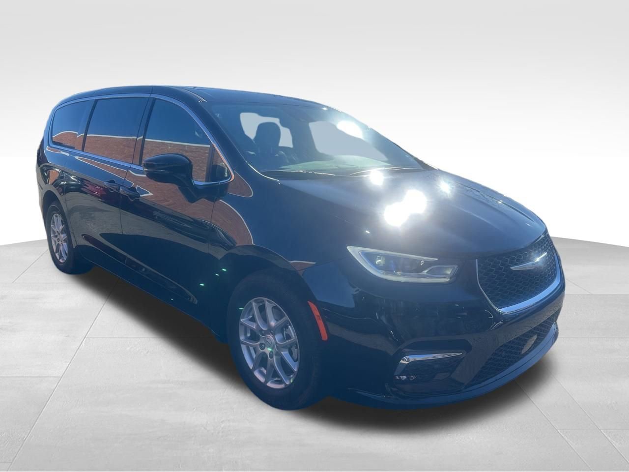 New 2026 Chrysler Pacifica Select FWD image 7