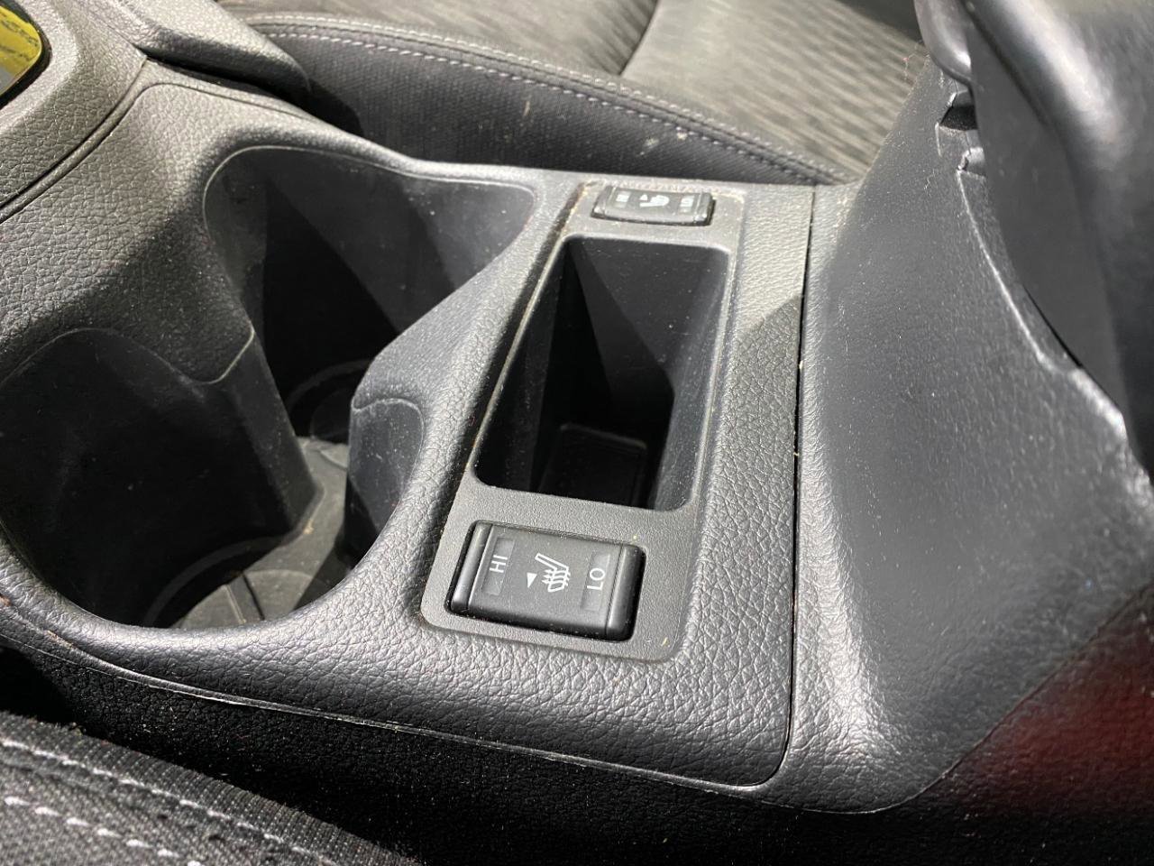 Used 2017 Nissan Rogue SV AWD/4WD image 15