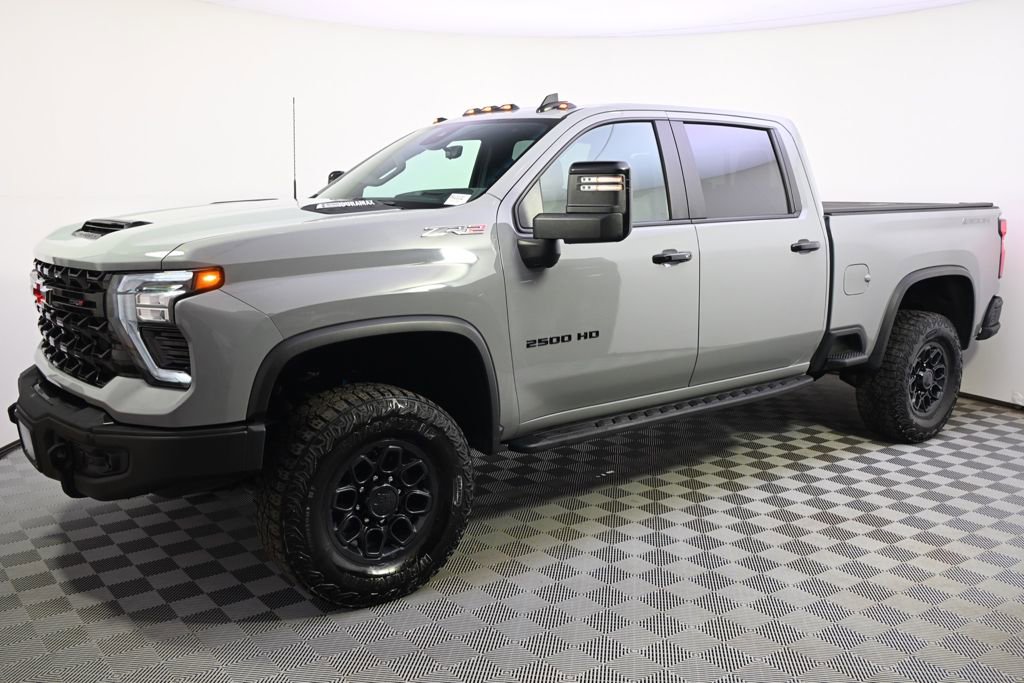 Used 2024 Chevrolet Silverado 2500 ZR2 w/ ZR2 Bison Edition image 2