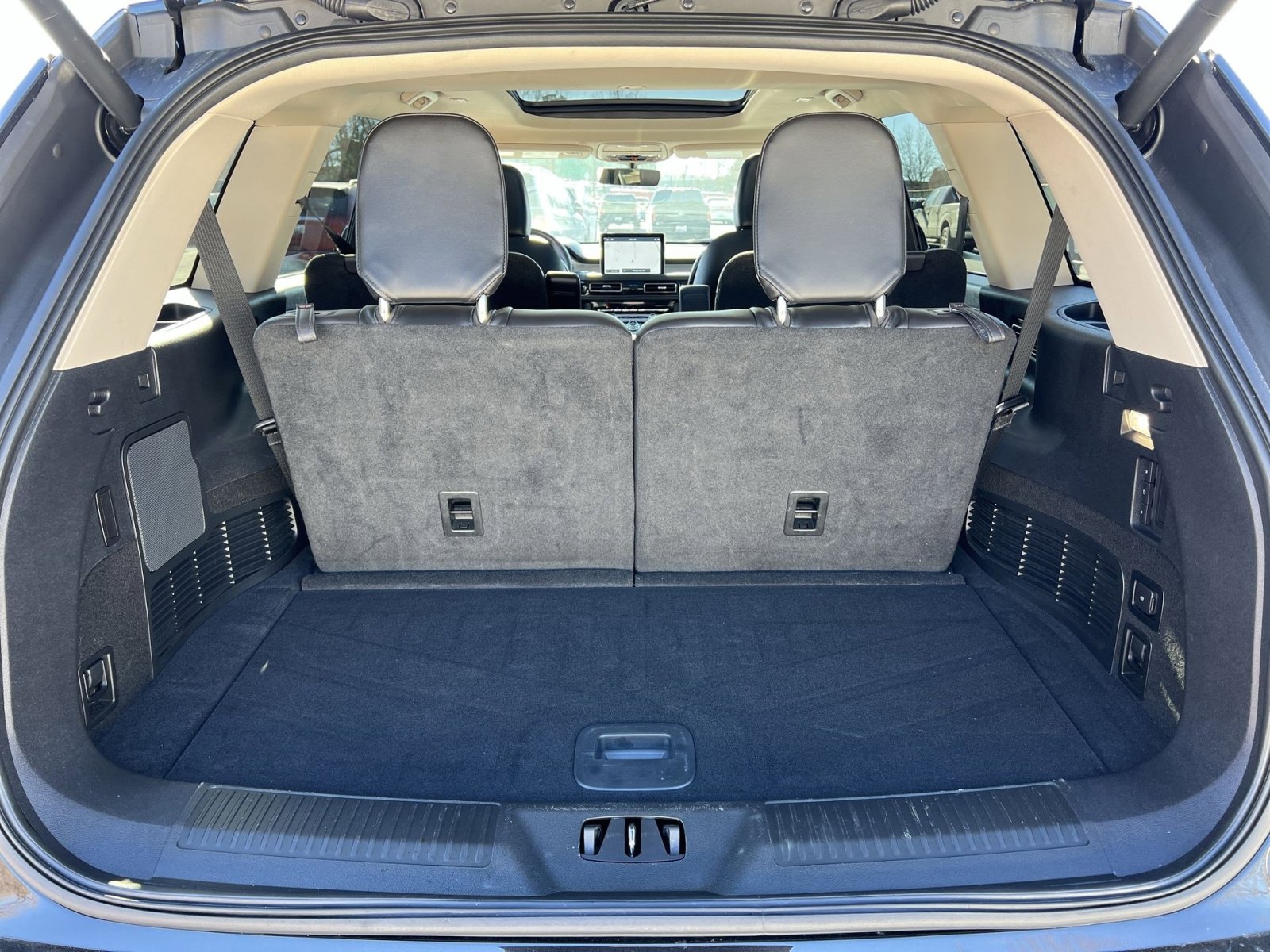 Used 2024 Lincoln Aviator Premiere w/ Premium Package image 26