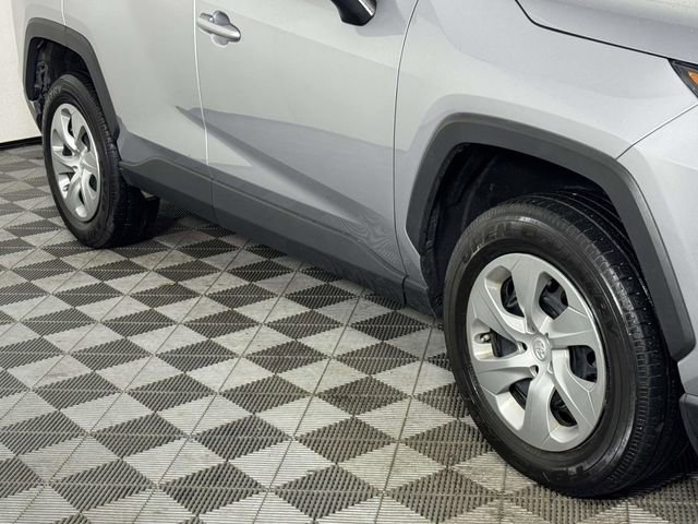 Used 2023 Toyota RAV4 LE AWD/4WD image 12