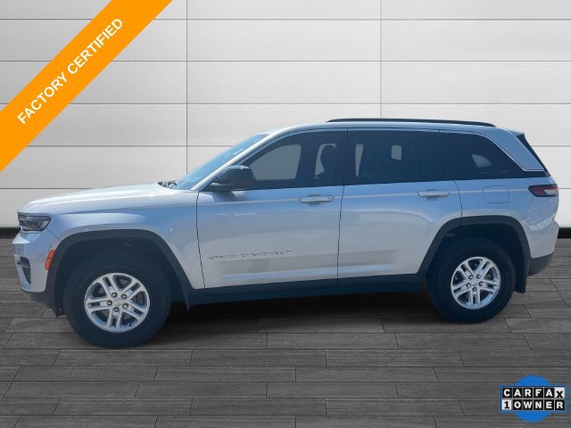 Certified 2025 Jeep Grand Cherokee Laredo w/ Luxury Tech Group I AWD/4WD image 7