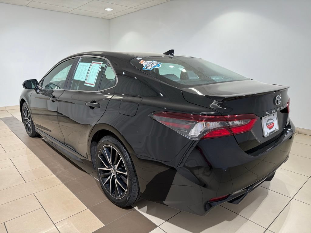 Certified 2024 Toyota Camry SE FWD image 3