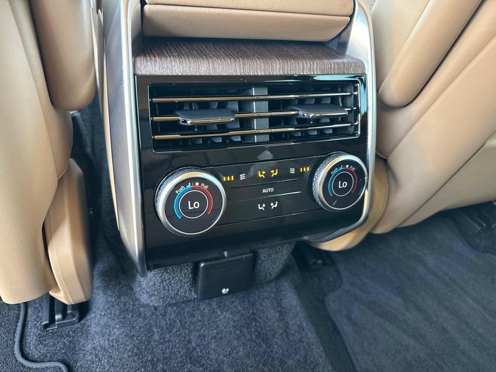 Certified 2024 Land Rover Range Rover SE AWD/4WD image 10