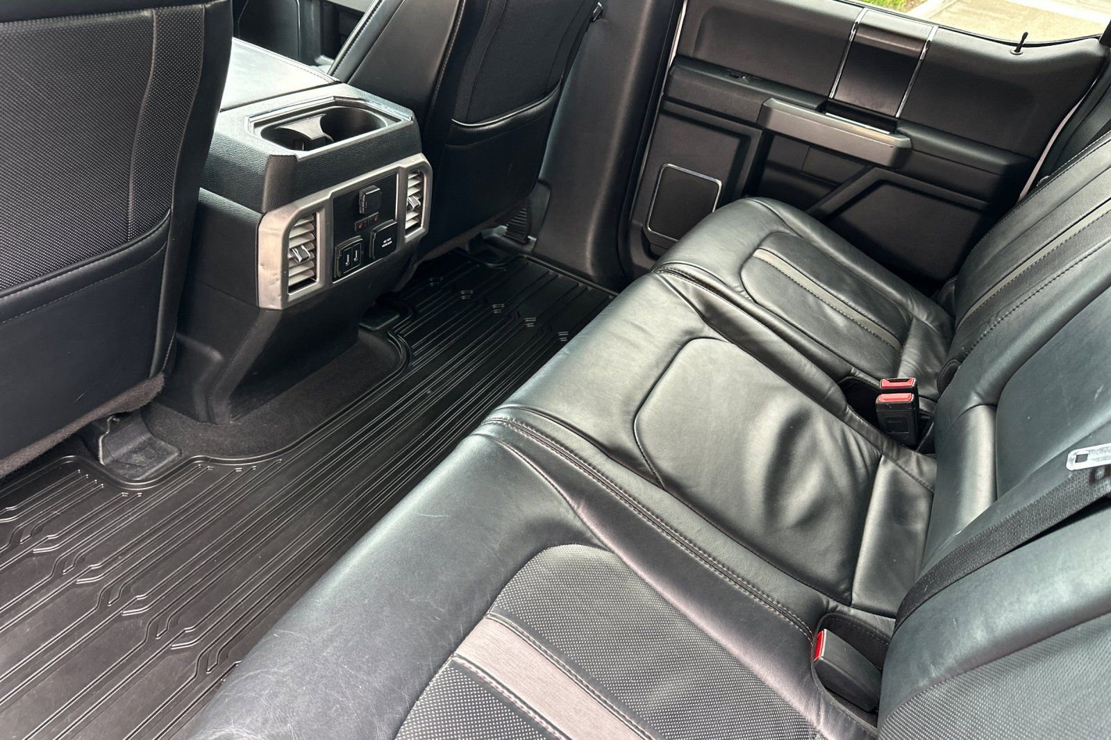 Used 2019 Ford F250 Platinum w/ Platinum Ultimate Package image 11