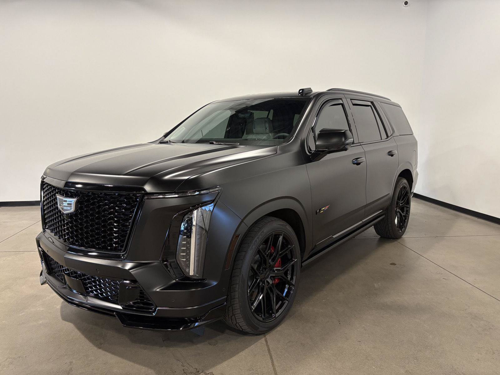 Used 2026 Cadillac Escalade V w/ LPO, ONYX Package AWD/4WD image 7