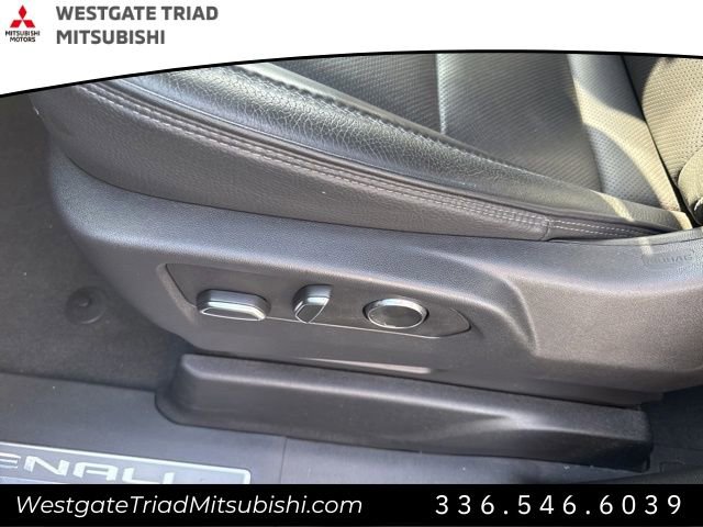 Used 2025 GMC Yukon Denali AWD/4WD image 10