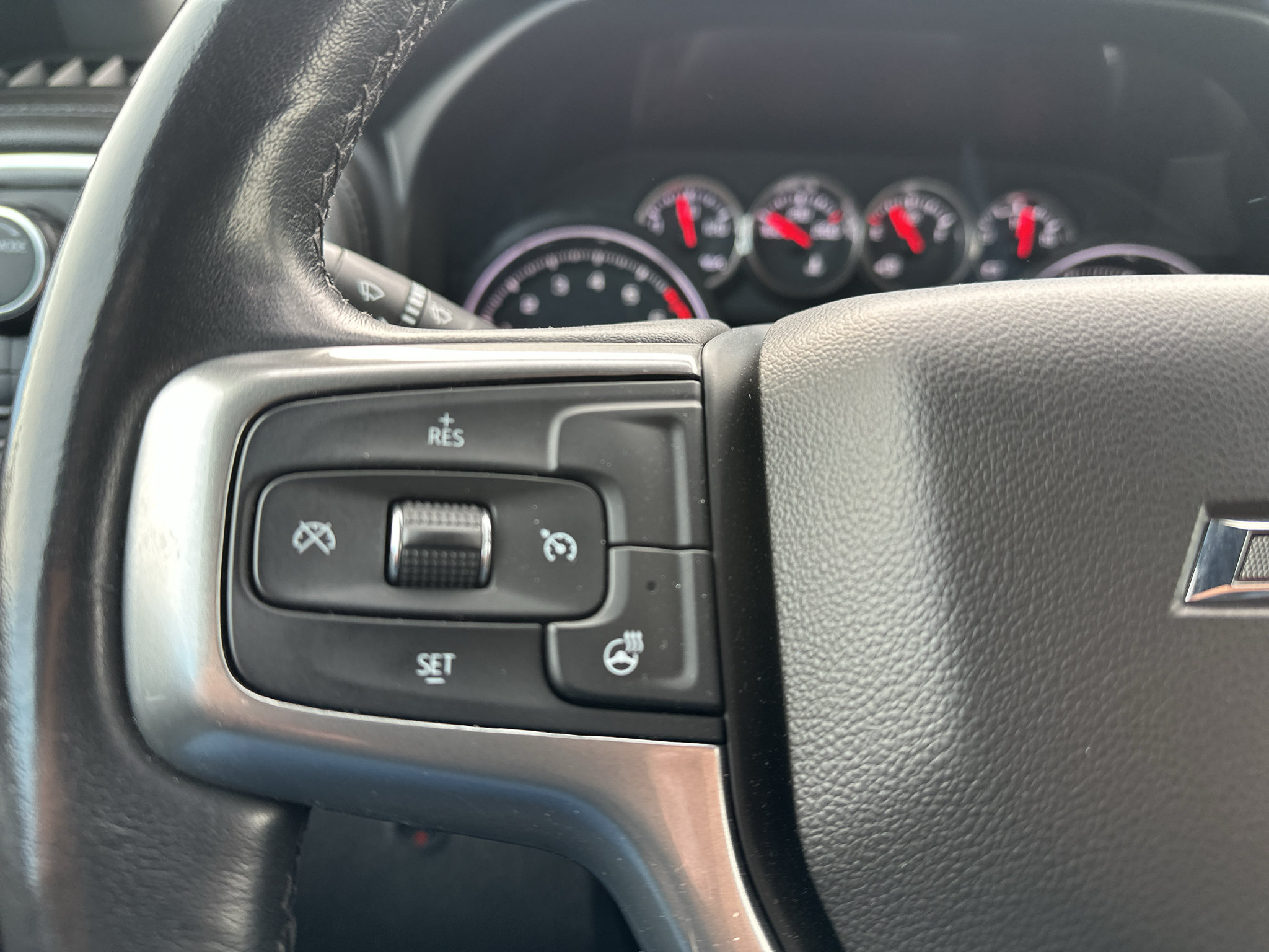 Used 2020 Chevrolet Silverado 1500 LT Trail Boss w/ Midnight Edition AWD/4WD image 26