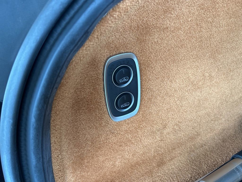 Used 2023 Aston Martin DBX image 36