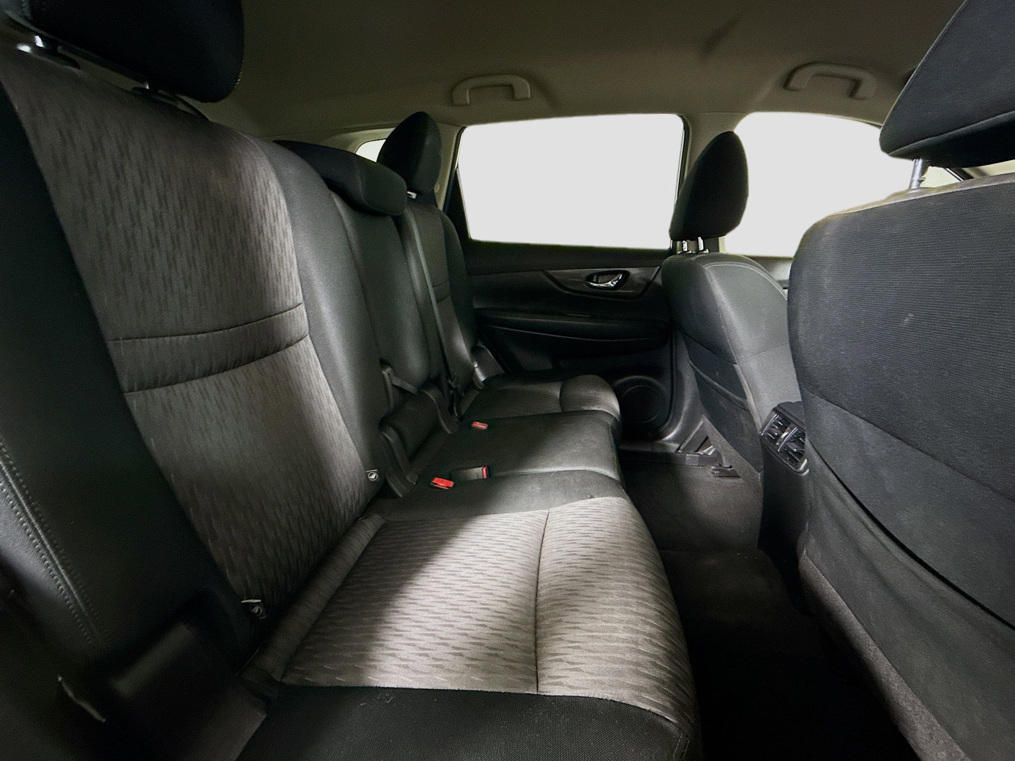 Used 2019 Nissan Rogue SV image 27