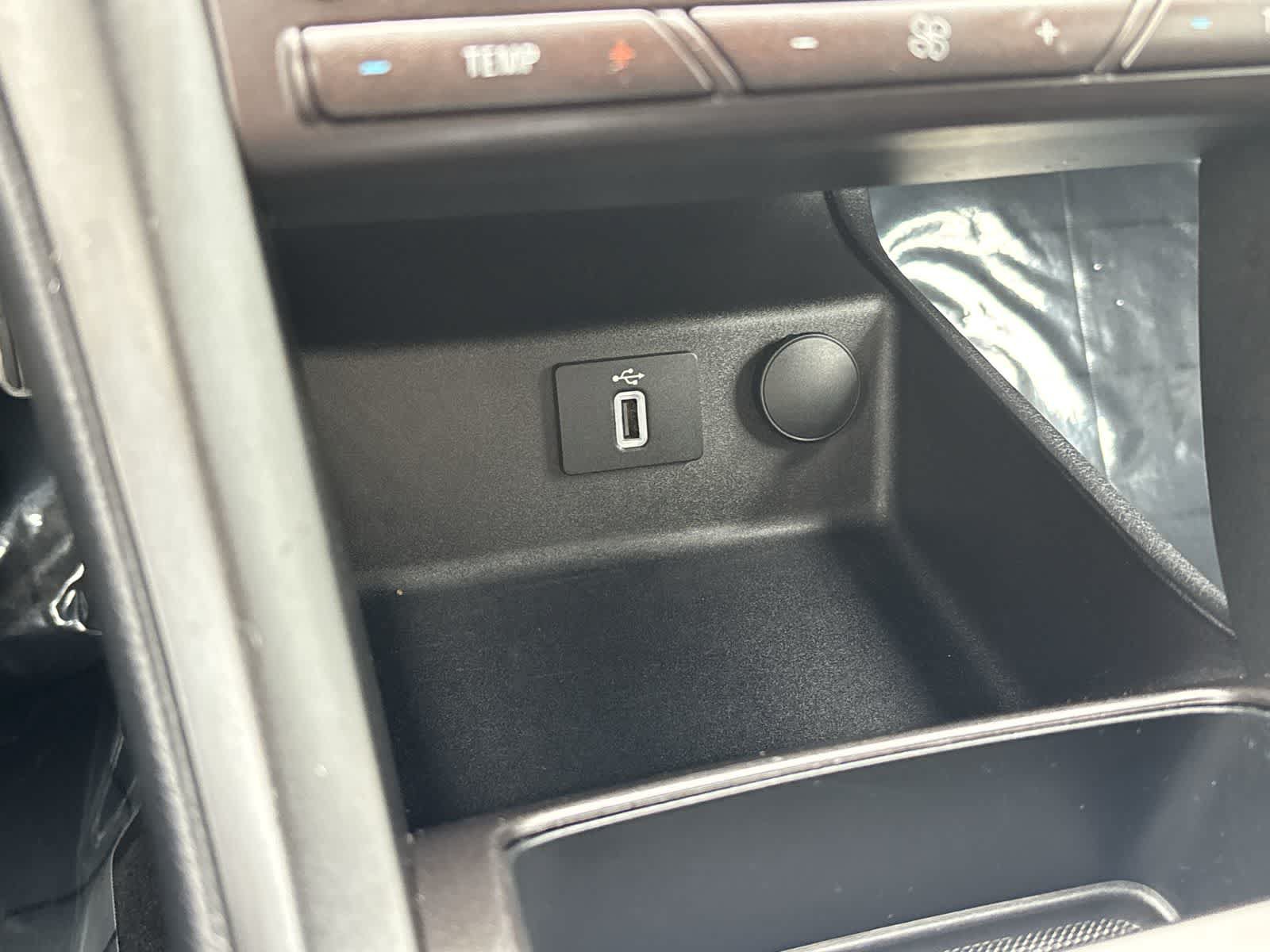Used 2017 Ford Fusion Titanium FWD image 26